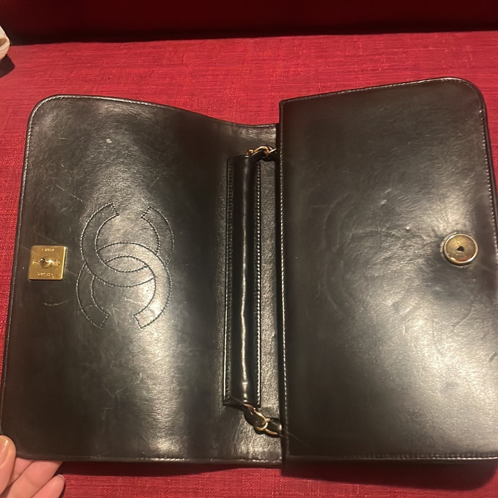 Authentic Chanel - Picture 13 of 14